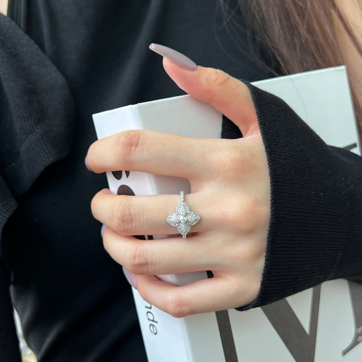 [Lumi Jewels]Luxurious Colorful Flower Shape Banquet Ring
