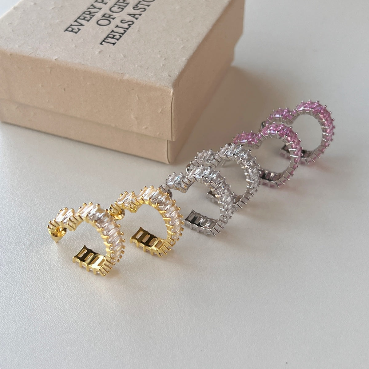 [Lumi Jewels]Radiant Heart Cutout Earrings