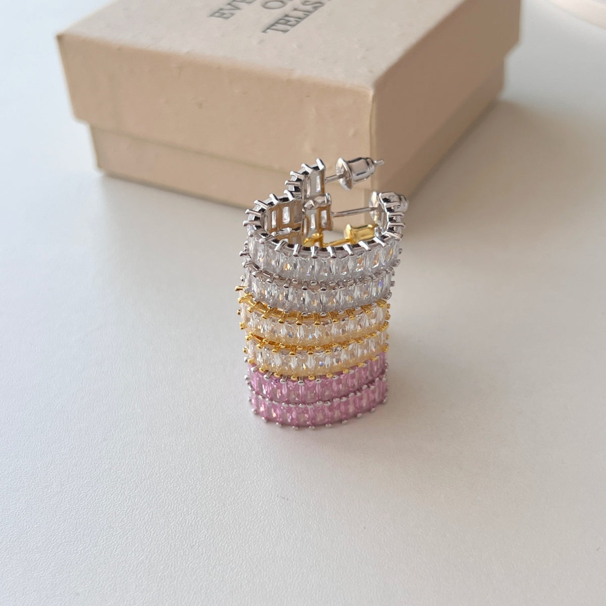 [Lumi Jewels]Radiant Heart Cutout Earrings