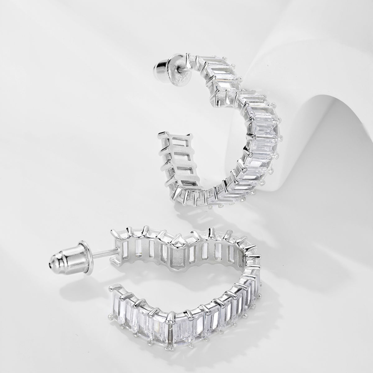 [Lumi Jewels]Radiant Heart Cutout Earrings