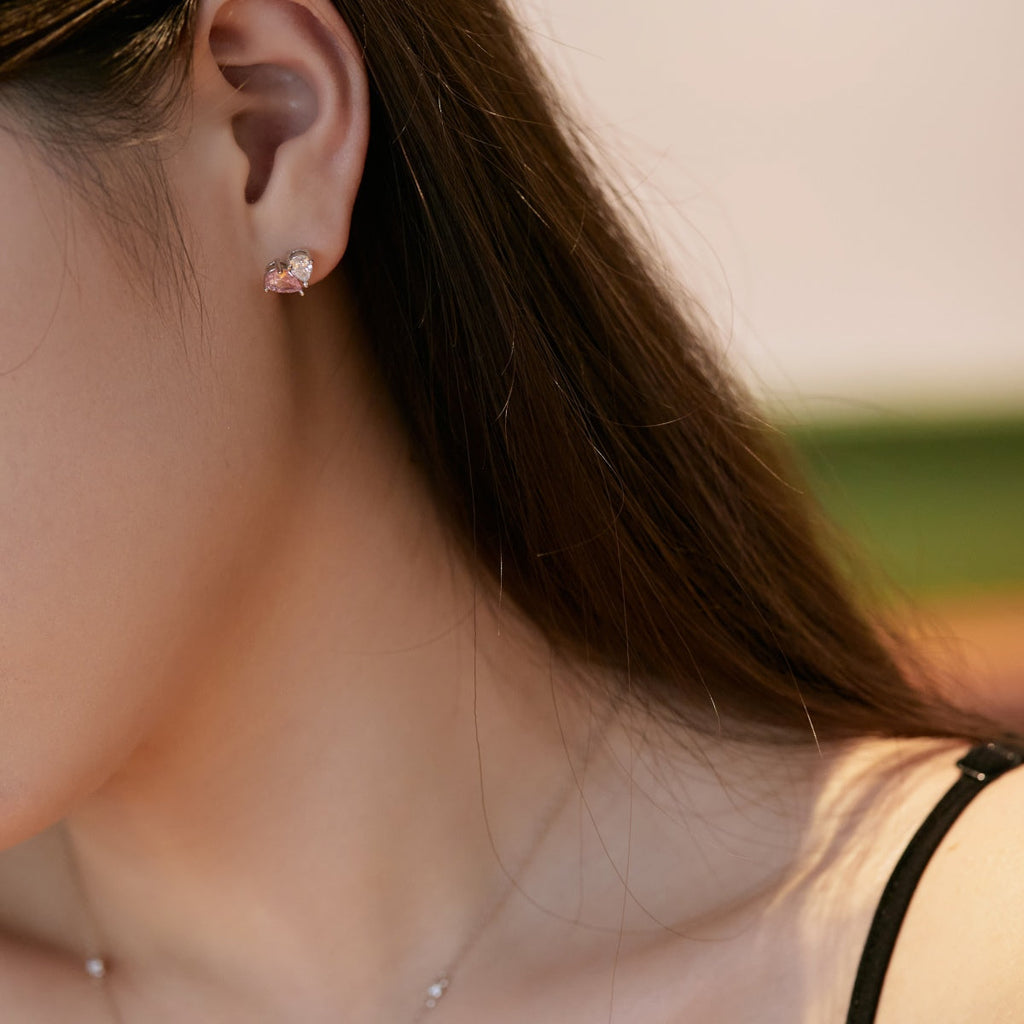 [Lumi Jewels]Dazzling Elegant Heart Cut Lover Earrings