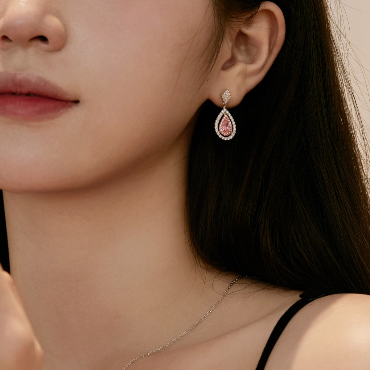 [Lumi Jewels]Ornate Delicate Water Drop Shape Banquet Earrings