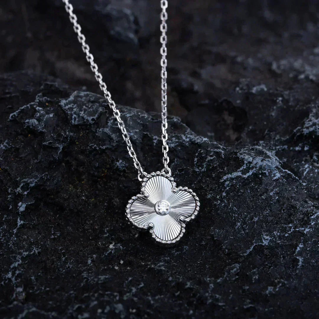 [Lumi Jewels]CLOVER  15MM DIAMOND LASER NECKLACE SILVER