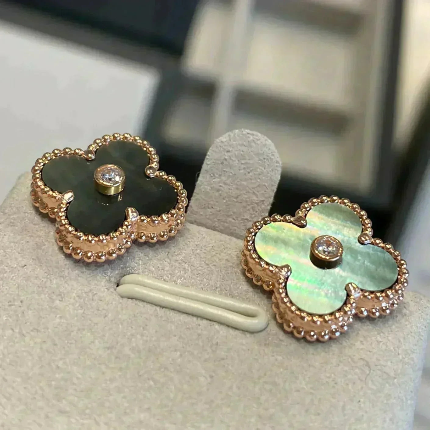 [Lumi Jewels]CLOVER MEDIUM 1 MOTIFS GRAY MOP  DIAMOND EARRINGS