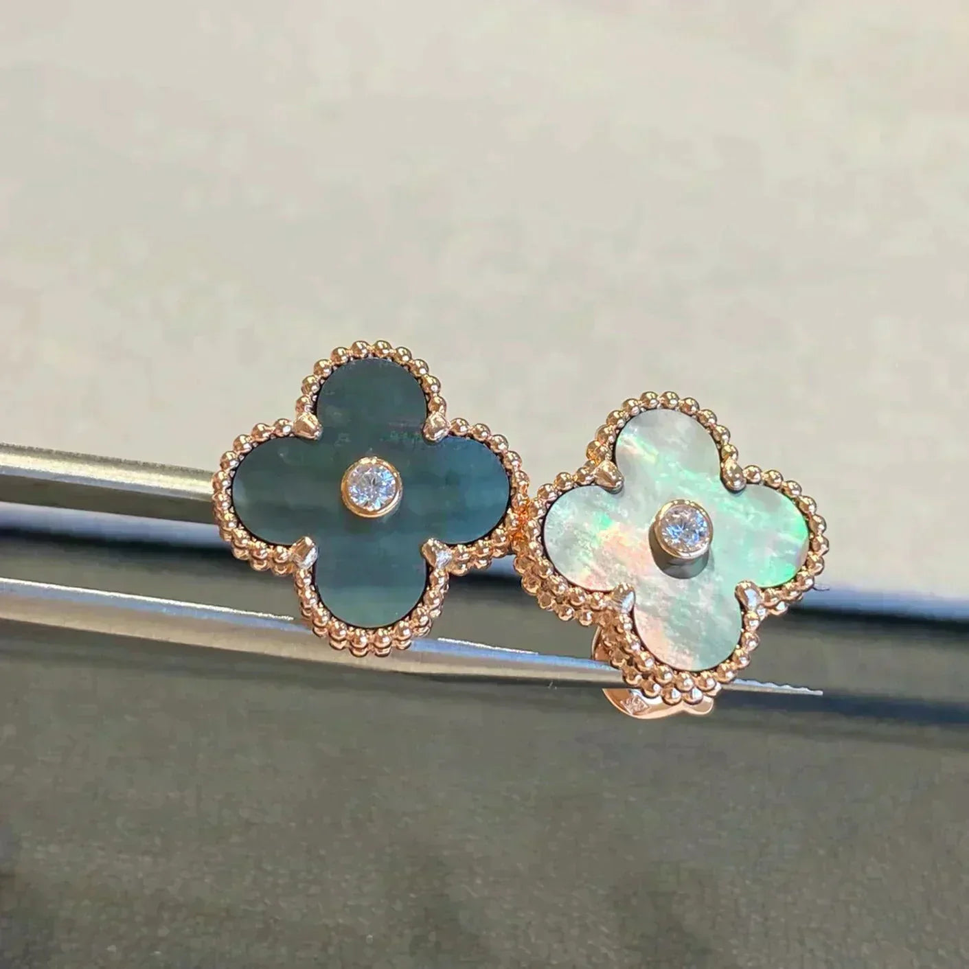 [Lumi Jewels]CLOVER MEDIUM 1 MOTIFS GRAY MOP  DIAMOND EARRINGS