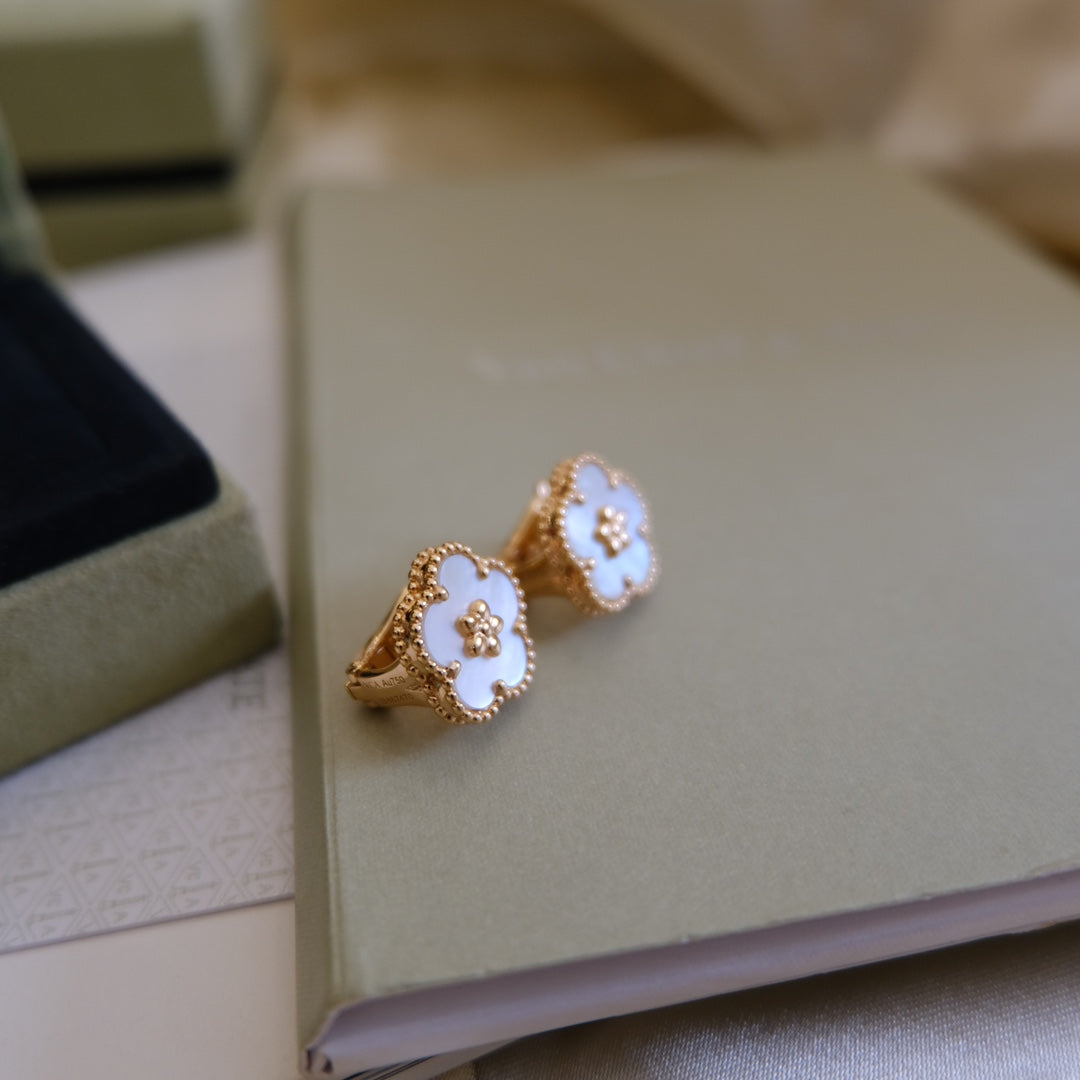 [Lumi Jewels]LUCKY PINK GOLD WHITE MOP EARRINGS