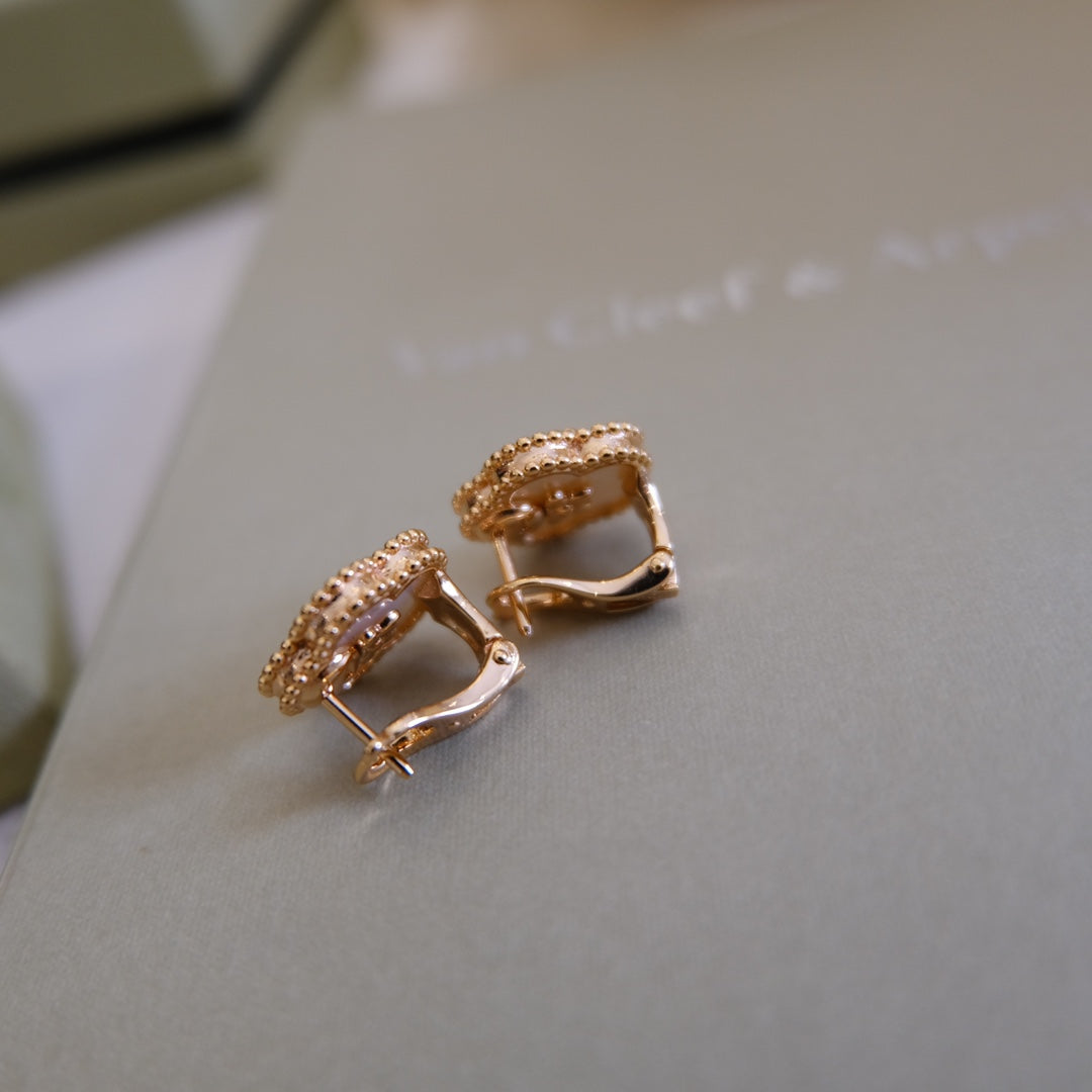 [Lumi Jewels]LUCKY PINK GOLD WHITE MOP EARRINGS