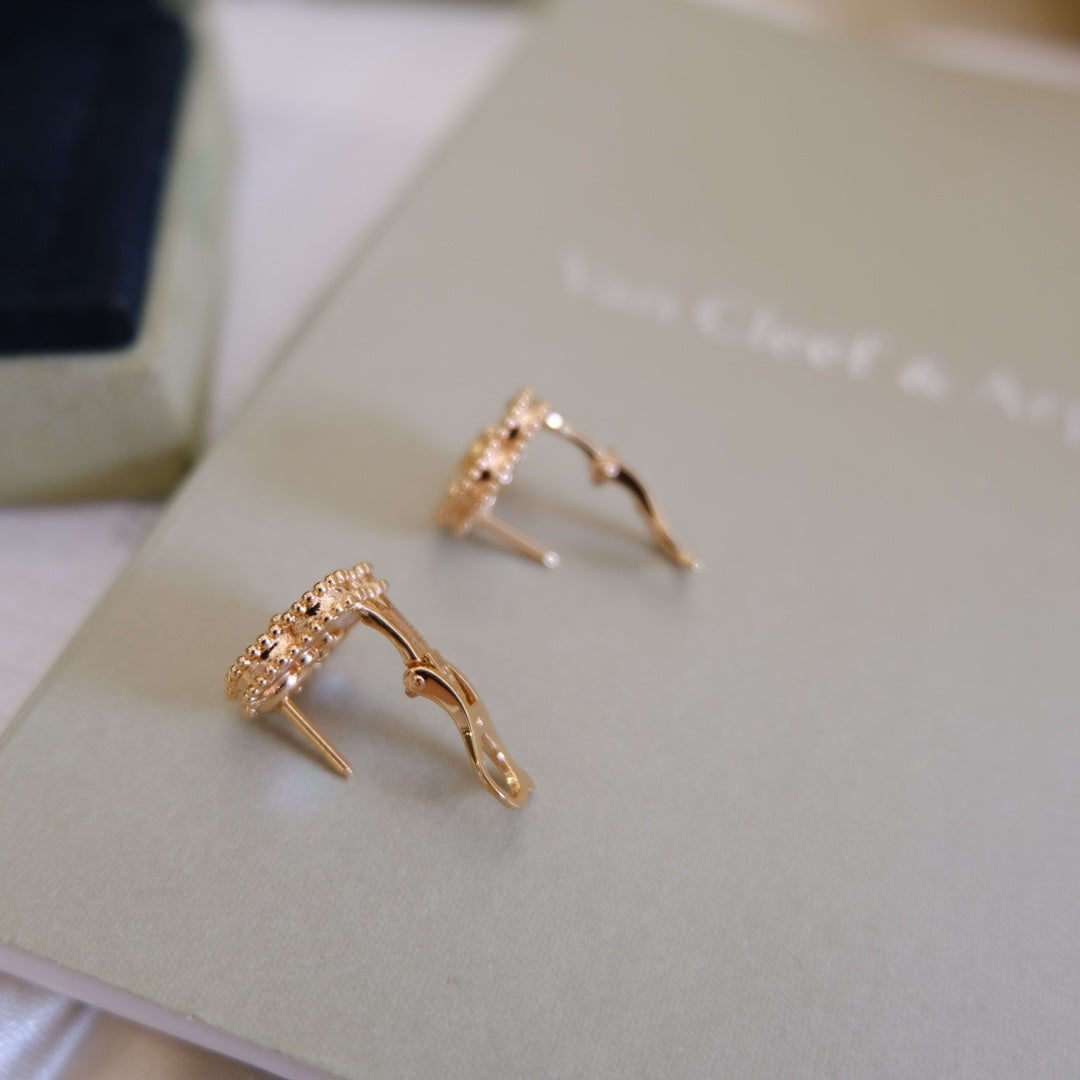 [Lumi Jewels]LUCKY PINK GOLD WHITE MOP EARRINGS