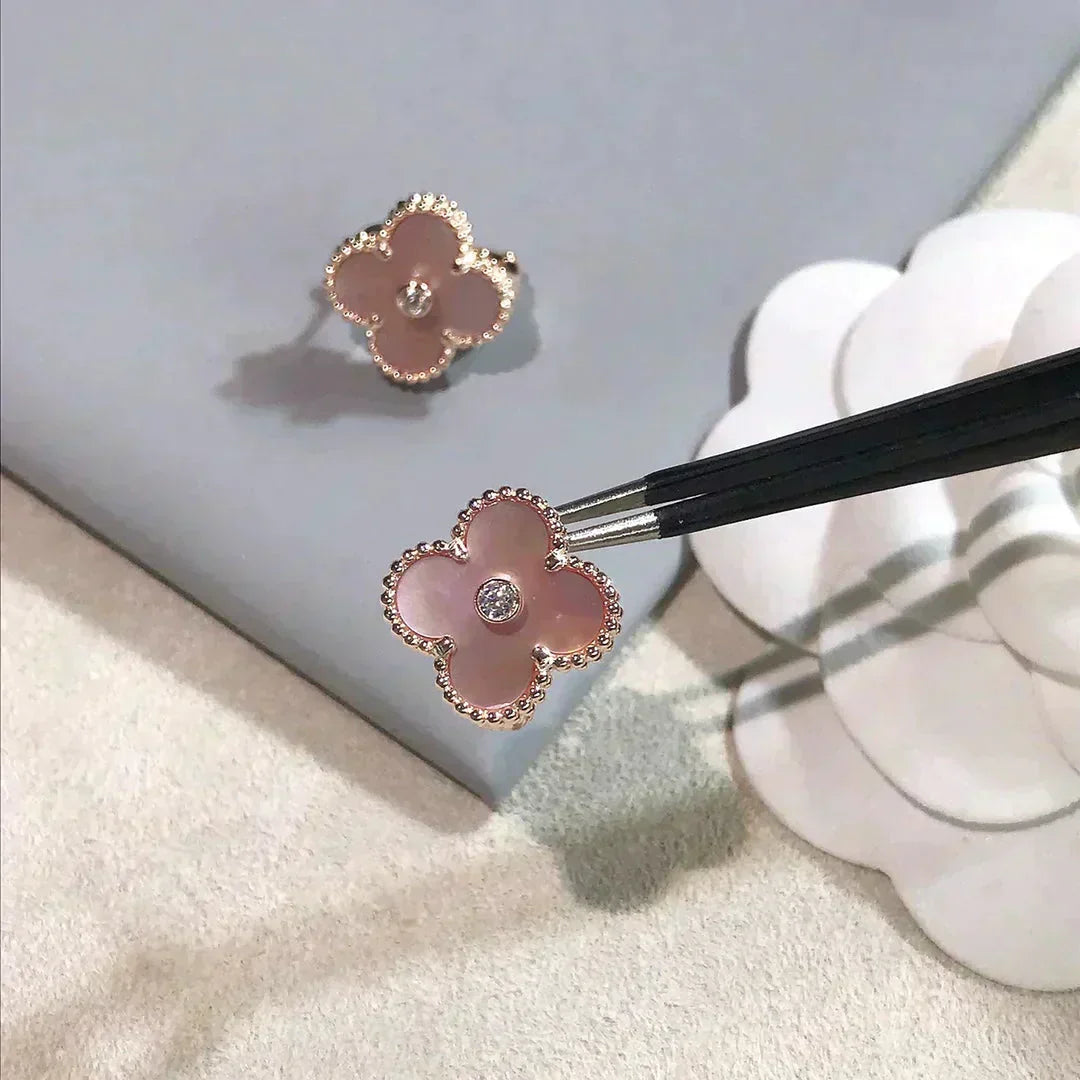 [Lumi Jewels]CLOVER MEDIUM 1 MOTIFS  PINK MOP DIAMOND EARRINGS
