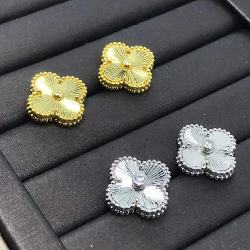 [Lumi Jewels]CLOVER MINI 9.5MM LASER EARRINGS