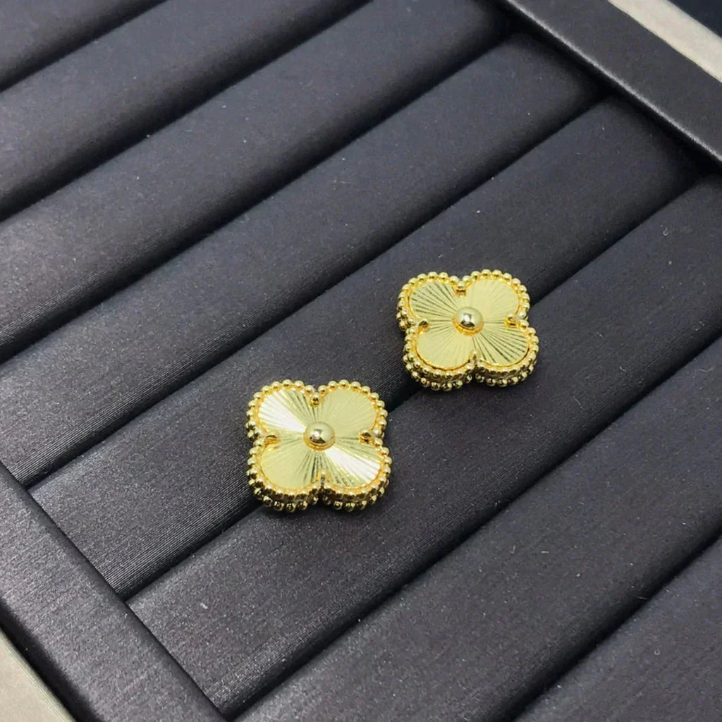 [Lumi Jewels]CLOVER MINI 9.5MM LASER EARRINGS