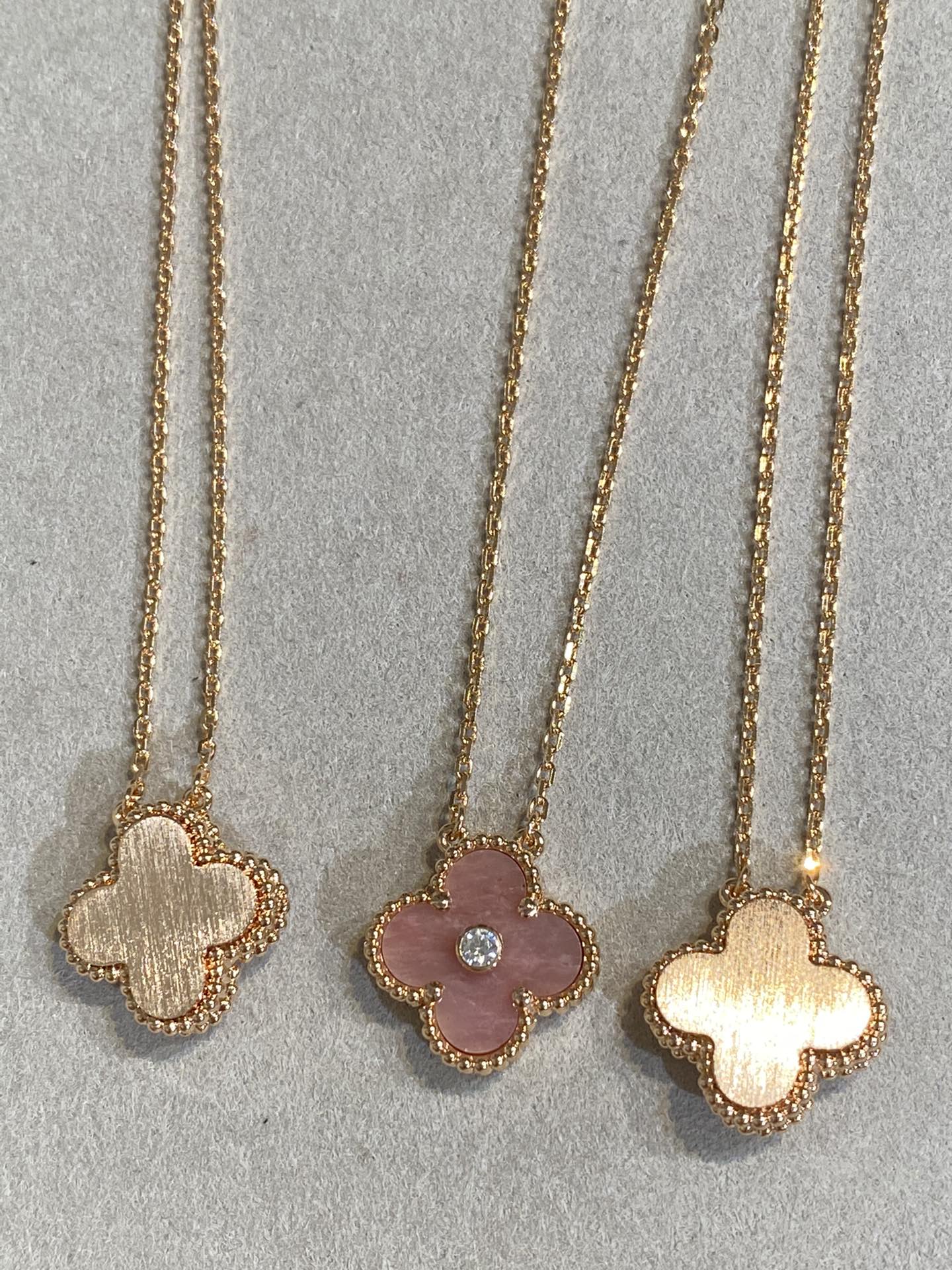 [Lumi Jewels]CLOVER 15MM DIAMOND RHODONITE NECKLACE