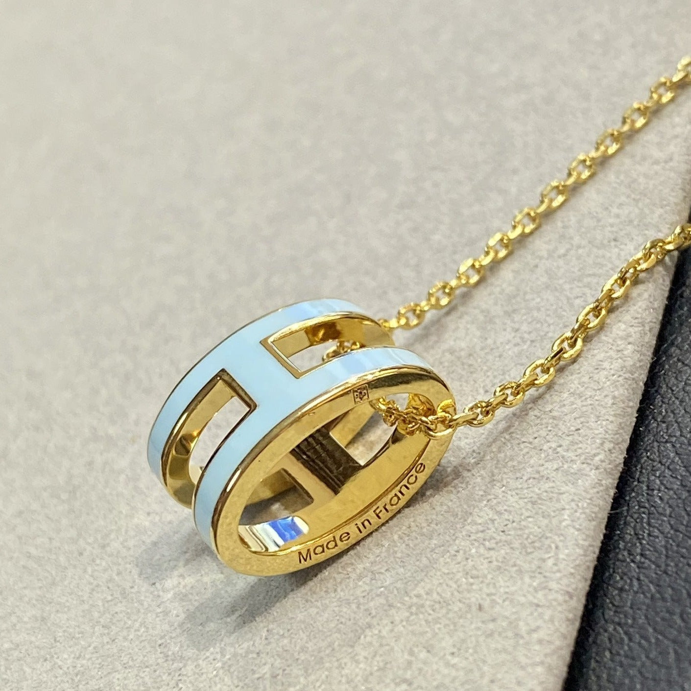 [Lumi Jewels]POP H LIGHT BLUE NECKLACE