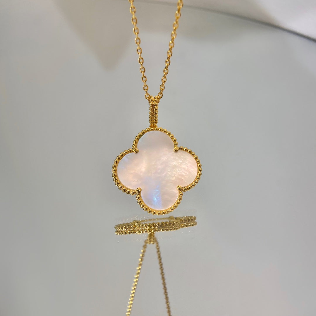[Lumi Jewels]CLOVER 25MM MOP LARGE PENDANT NECKLACE