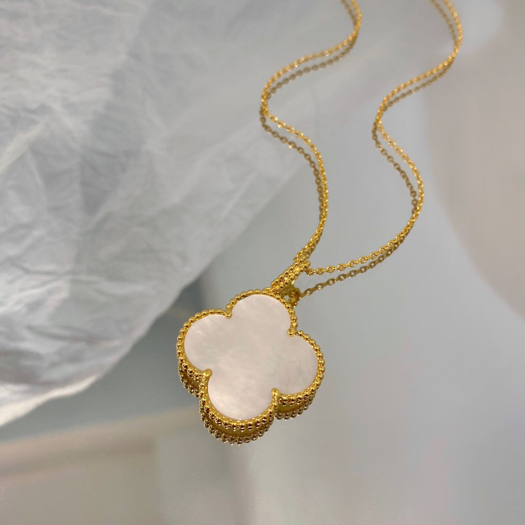 [Lumi Jewels]CLOVER 25MM MOP LARGE PENDANT NECKLACE