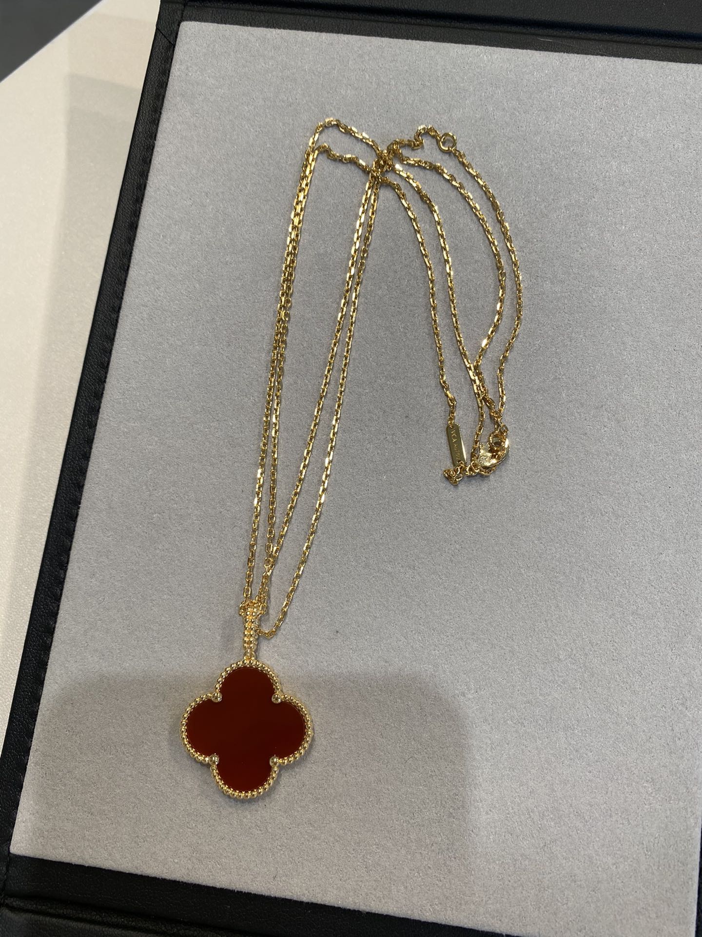 [Lumi Jewels]CLOVER 25MM NECKLACE GOLD CARNELIAN