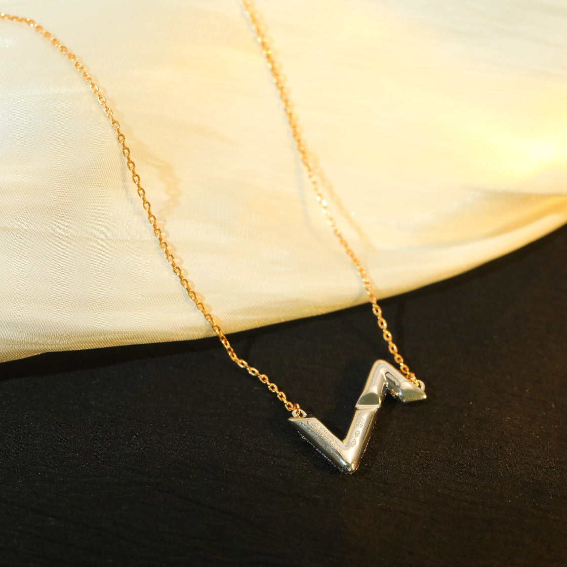 [Lumi Jewels]VOLT SILVER DIAMOND PEDANT NECKLACE