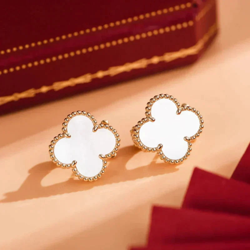 [Lumi Jewels]CLOVER MEDIUM 1 MOTIFS  WHITE MOP STUD EARRINGS
