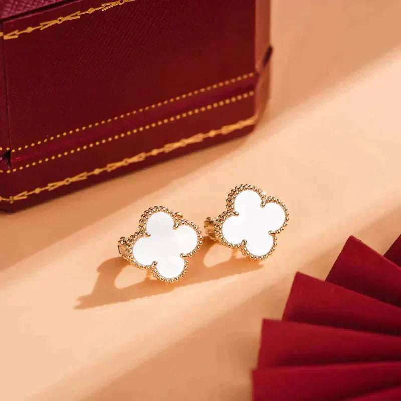 [Lumi Jewels]CLOVER MEDIUM 1 MOTIFS  WHITE MOP STUD EARRINGS