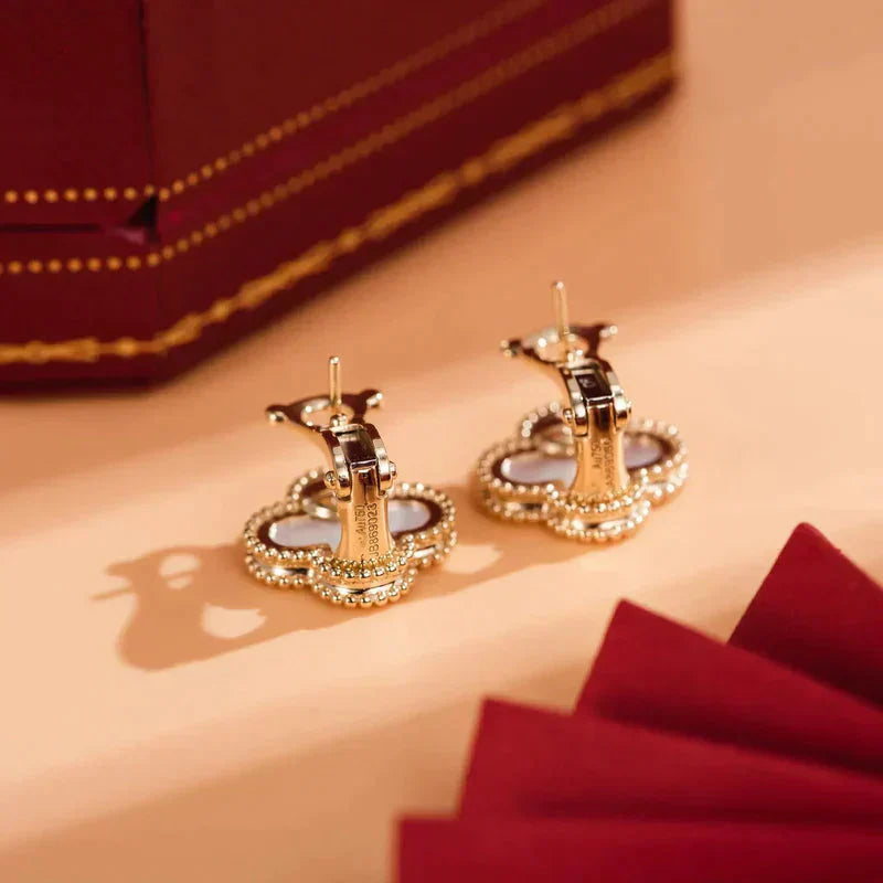 [Lumi Jewels]CLOVER MEDIUM 1 MOTIFS  WHITE MOP STUD EARRINGS