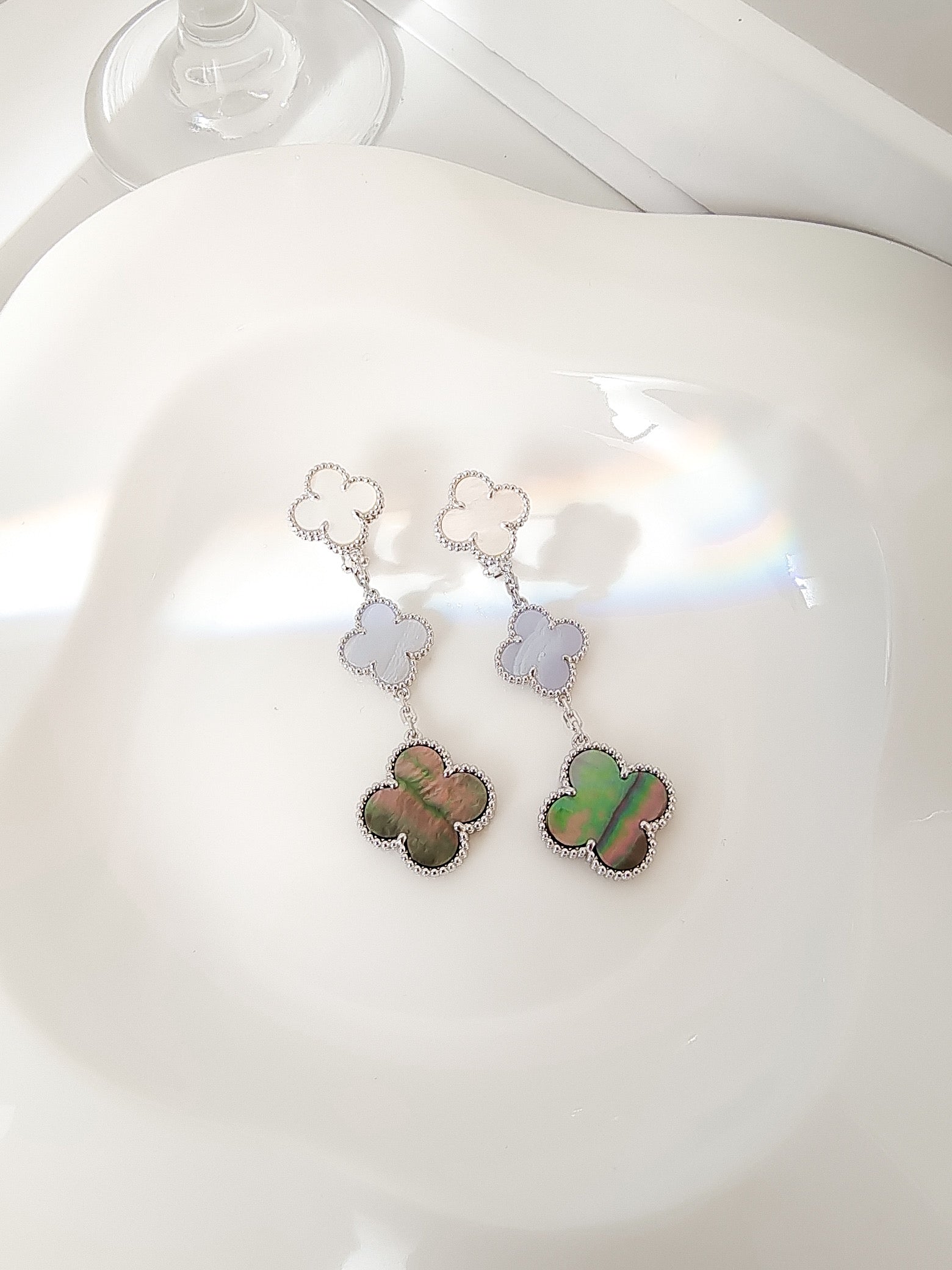 [Lumi Jewels]CLOVER 3 MOTIFS CHALCEDONY DARK MOP SILVER EARRINGS