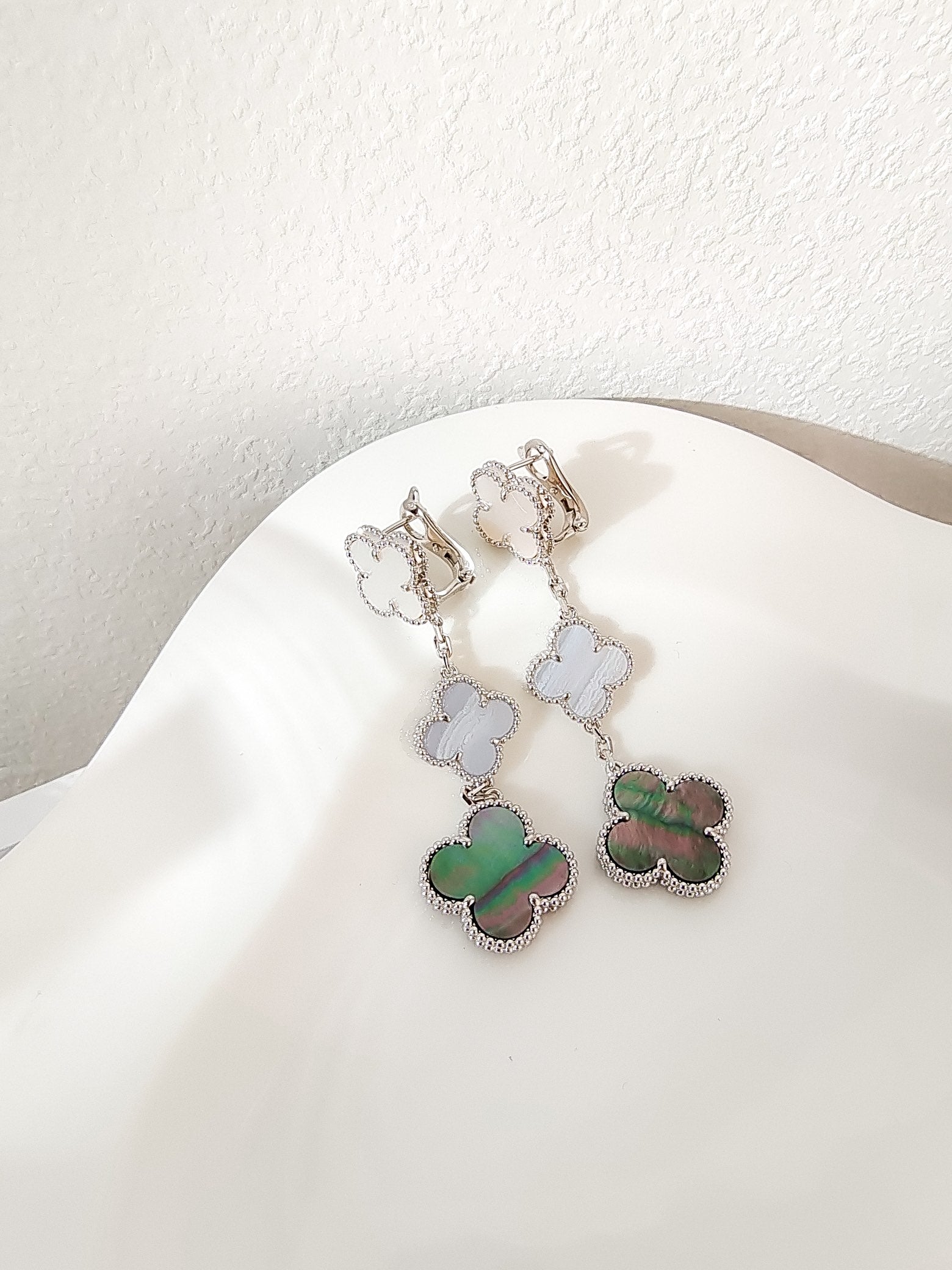 [Lumi Jewels]CLOVER 3 MOTIFS CHALCEDONY DARK MOP SILVER EARRINGS