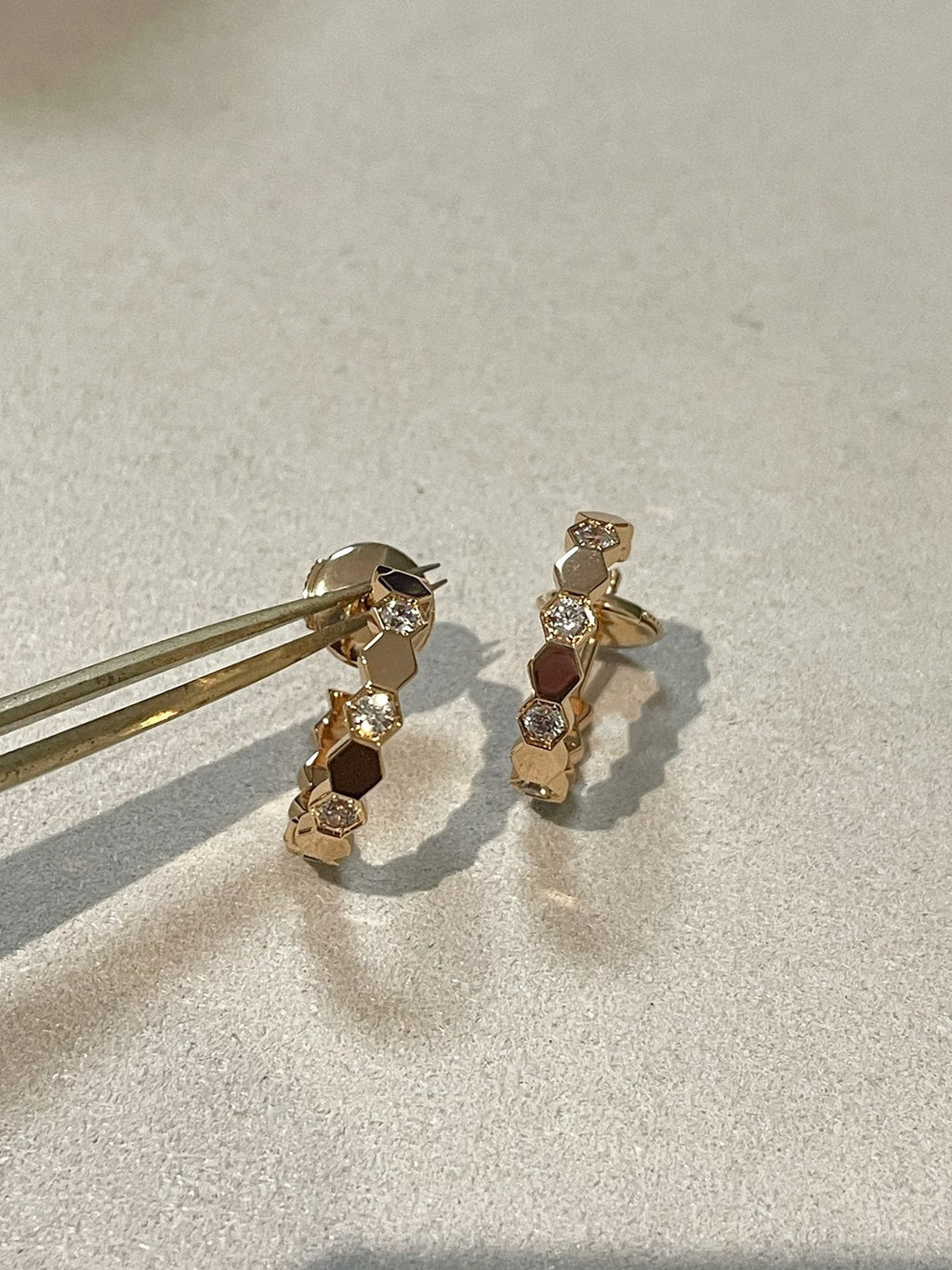 [Lumi Jewels]Hollow Design Four-Leaf Clover Flower Shape Earrings
