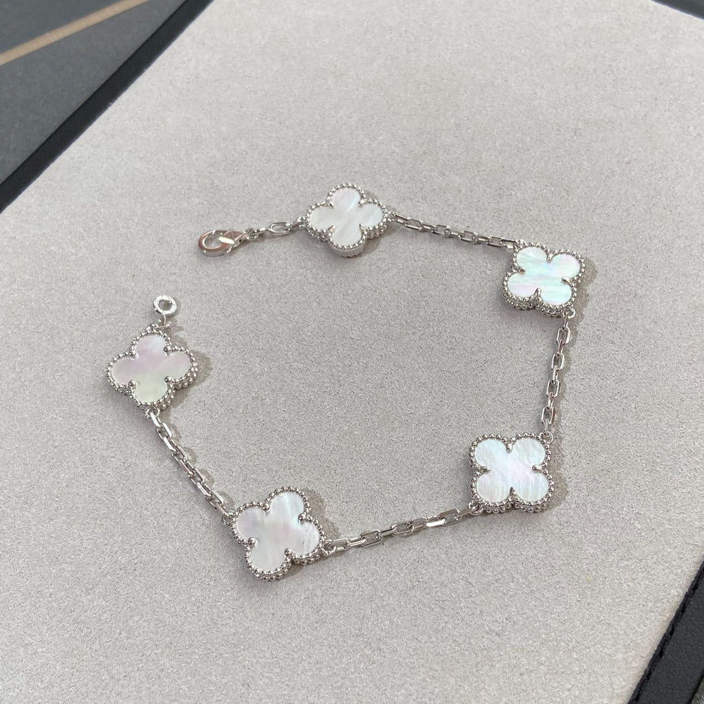 [Lumi Jewels]CLOVER WHITE PEARL MOP 5 MOTIF BRACELET COLLECTION
