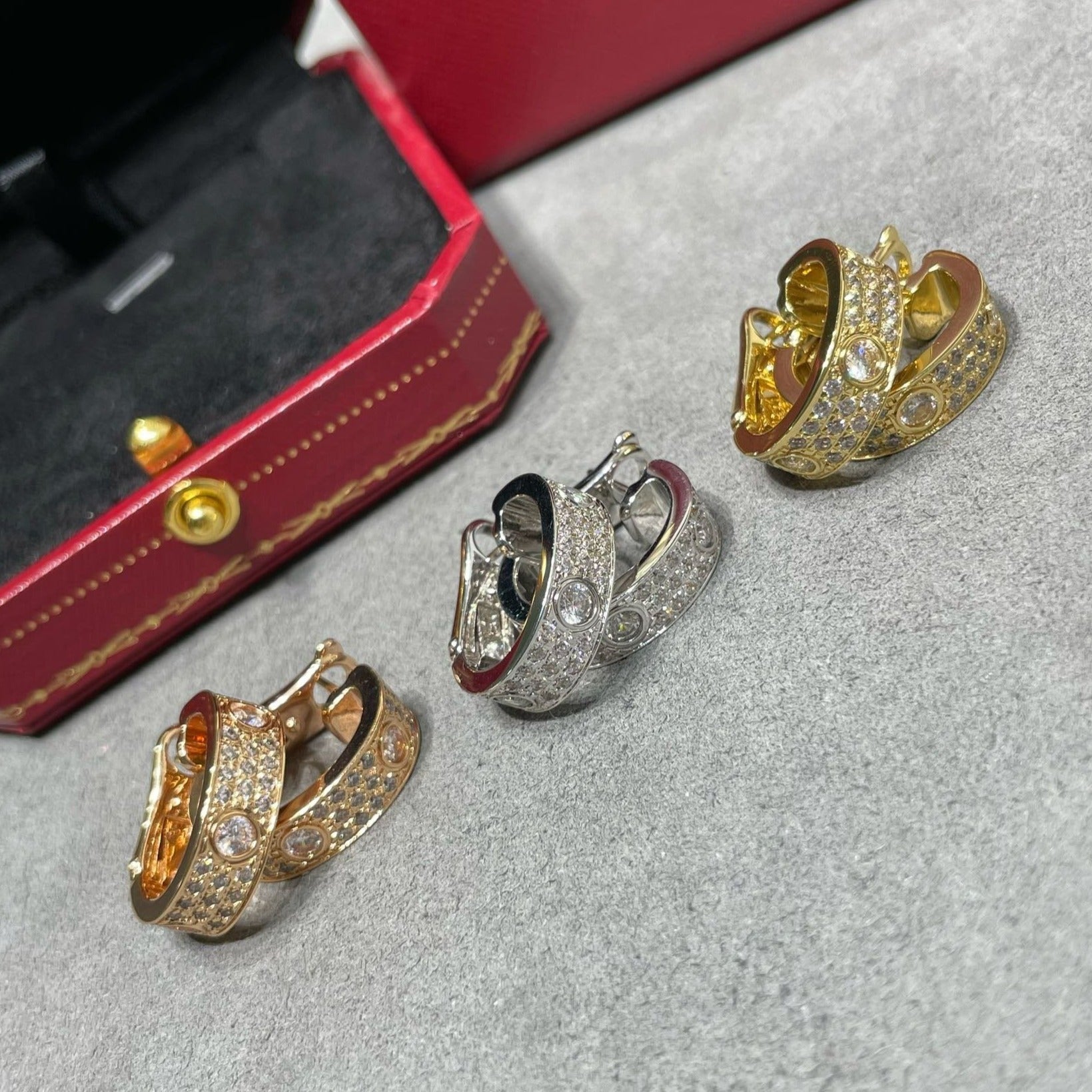 [Lumi Jewels]LOVE 5.5MM DIAMOND PAVED EARRINGS