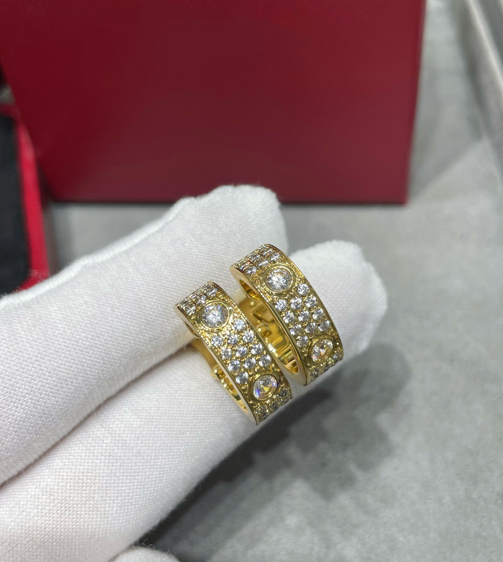 [Lumi Jewels]LOVE 5.5MM DIAMOND PAVED EARRINGS