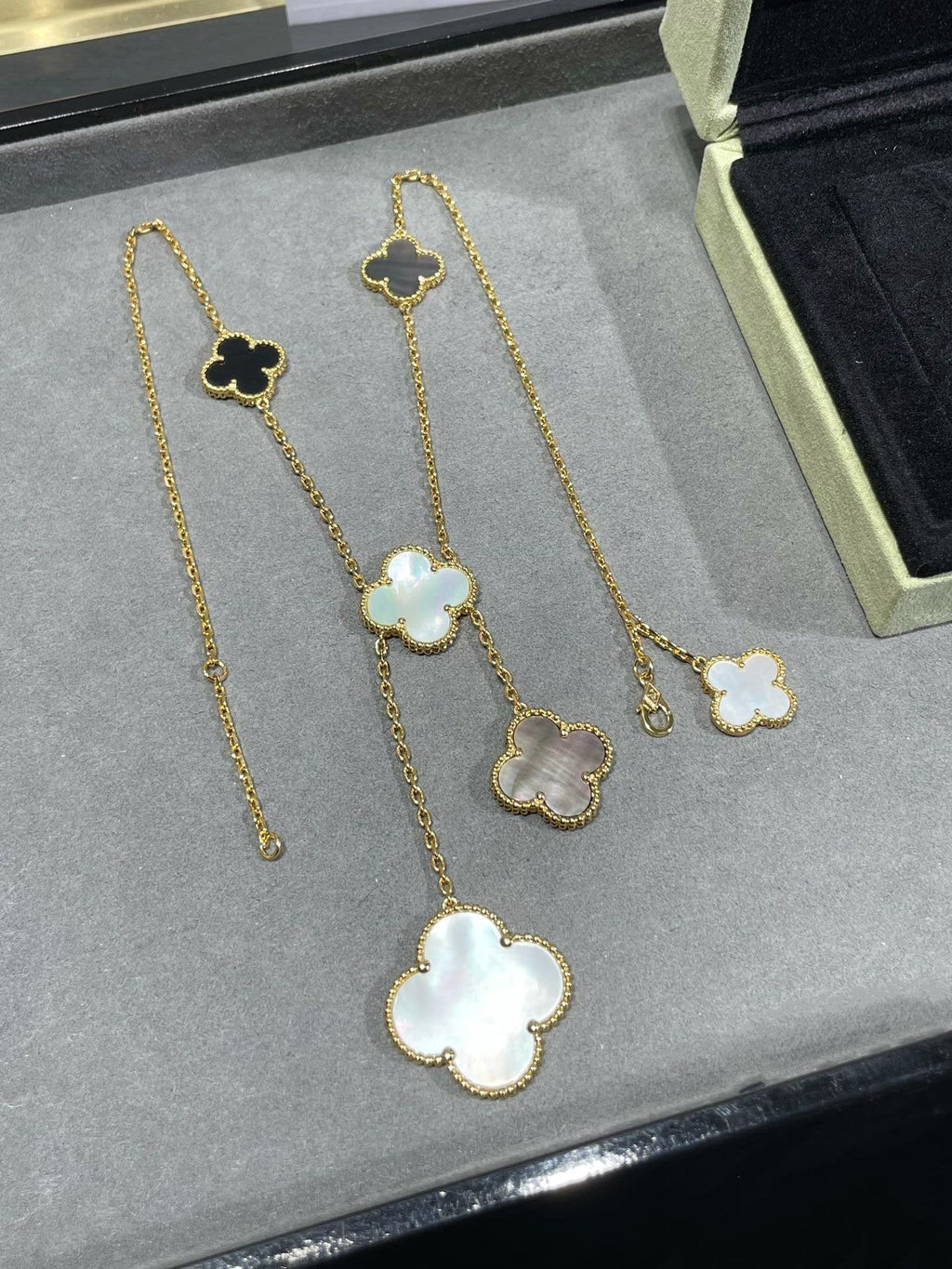 [Lumi Jewels]CLOVER 6 MOTIF MOP ONYX GOLD NECKLACE