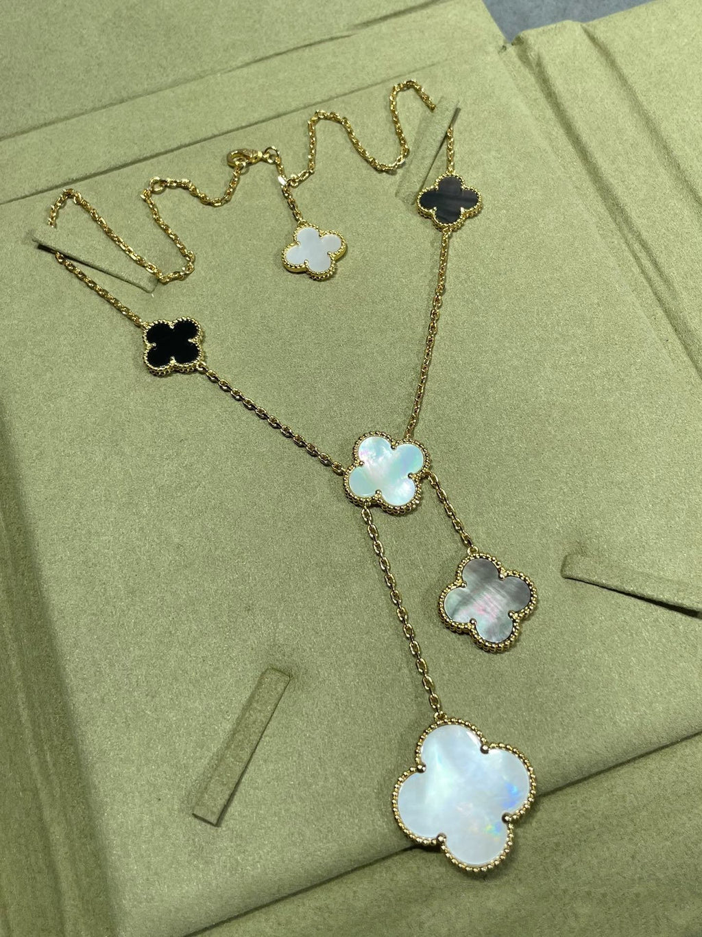 [Lumi Jewels]CLOVER 6 MOTIF MOP ONYX GOLD NECKLACE