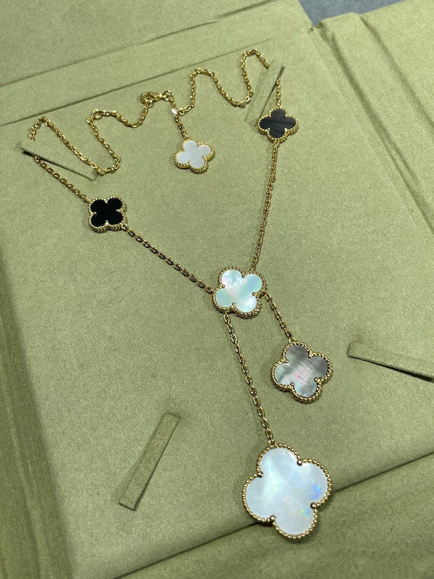 [Lumi Jewels]CLOVER 6 MOTIF MOP ONYX GOLD NECKLACE