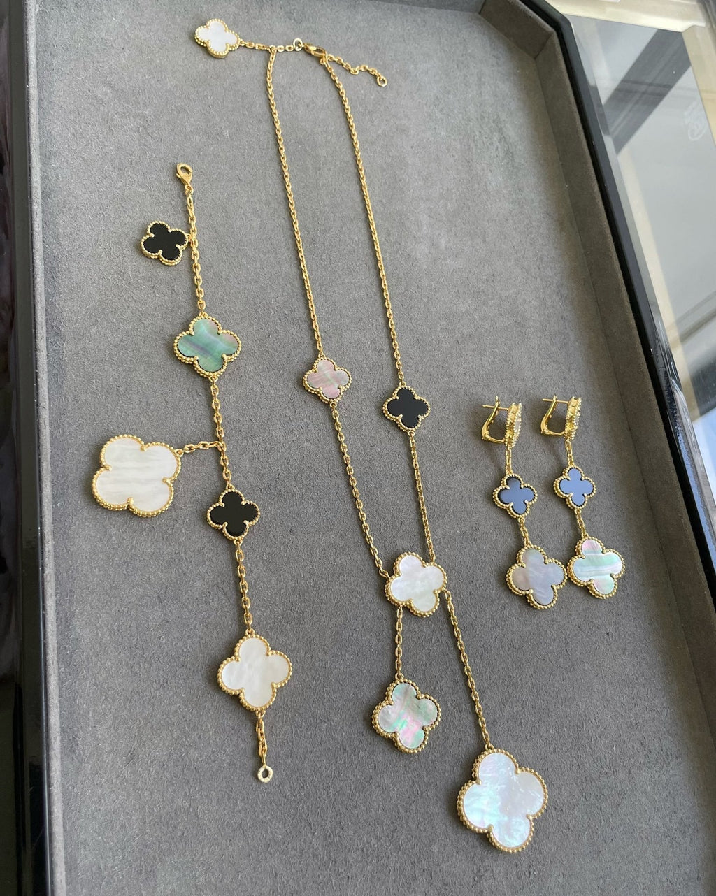 [Lumi Jewels]CLOVER 3 MOTIF MOP ONYX DARK MOP PINK GOLD EARRINGS