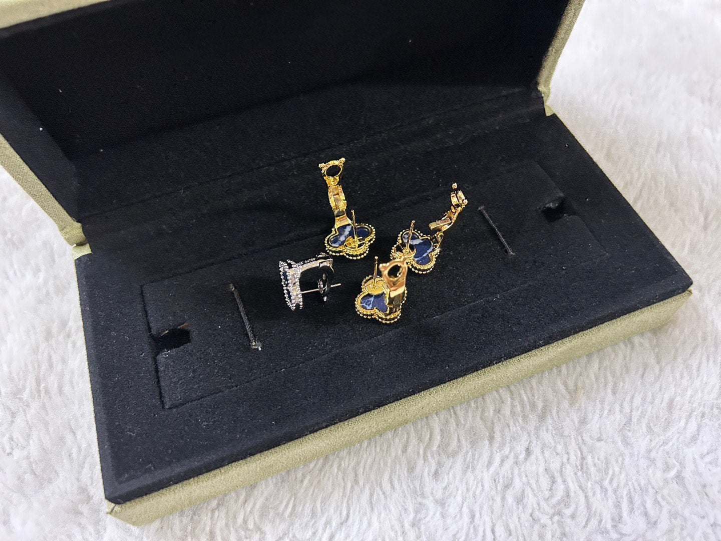 [Lumi Jewels]CLOVER PIETERSITE MEDIUM STUD EARRINGS