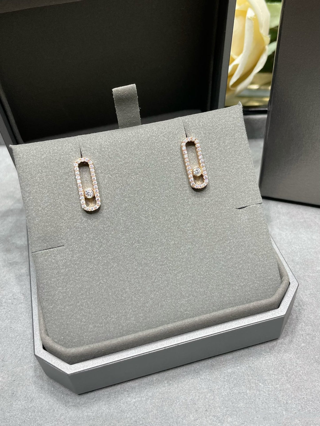 [Lumi]MOVE UNO STUD DIAMOND PAVED EARRINGS