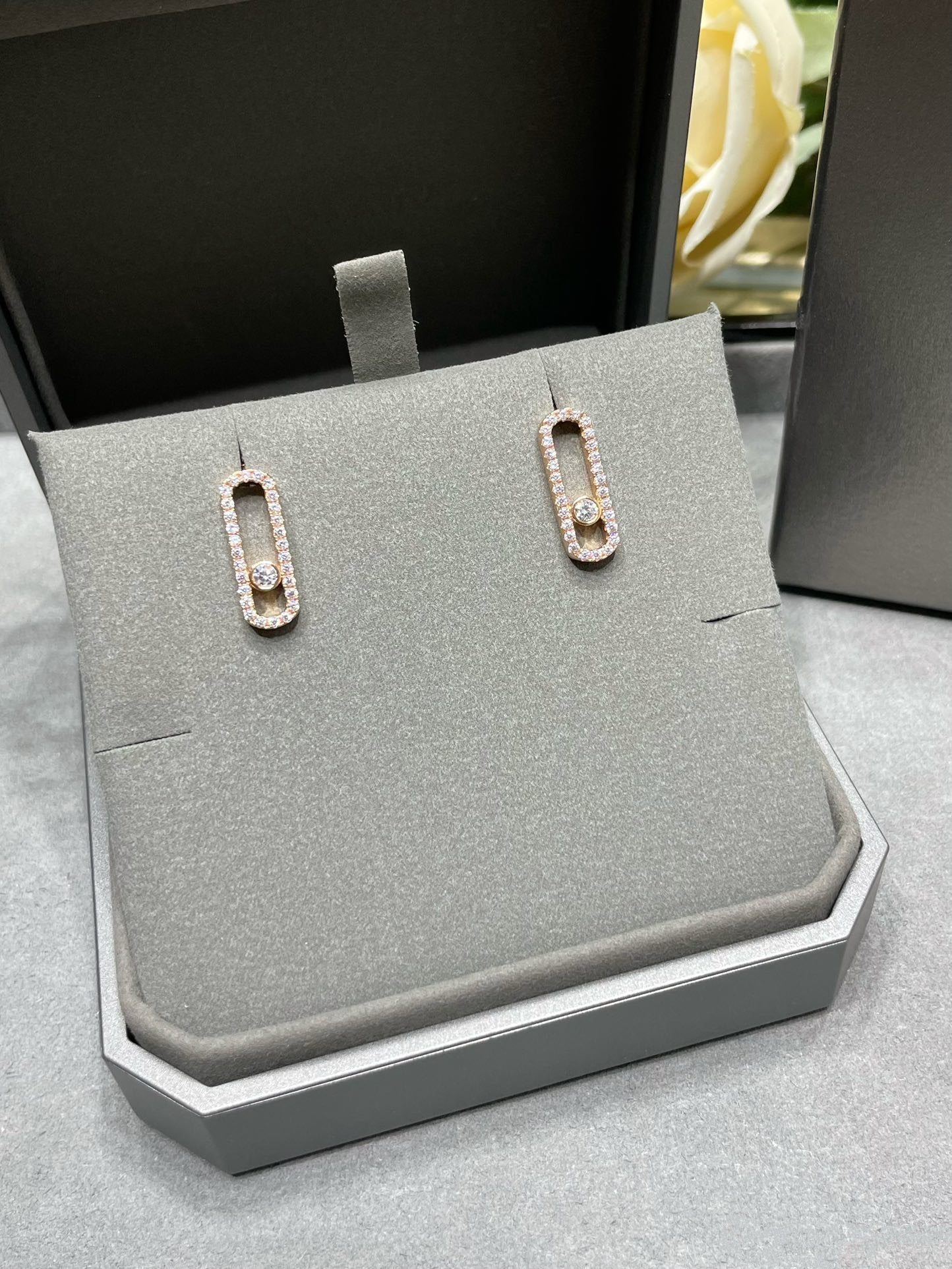 [Lumi]MOVE UNO STUD DIAMOND PAVED EARRINGS