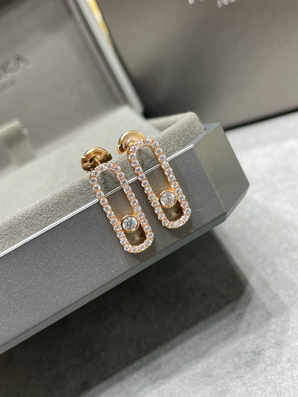 [Lumi]MOVE UNO STUD DIAMOND PAVED EARRINGS