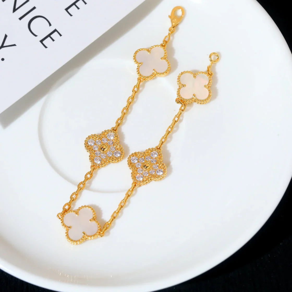 [Lumi Jewels]CLOVER WHITE PEARL MOP 5 MOTIF BRACELET COLLECTION