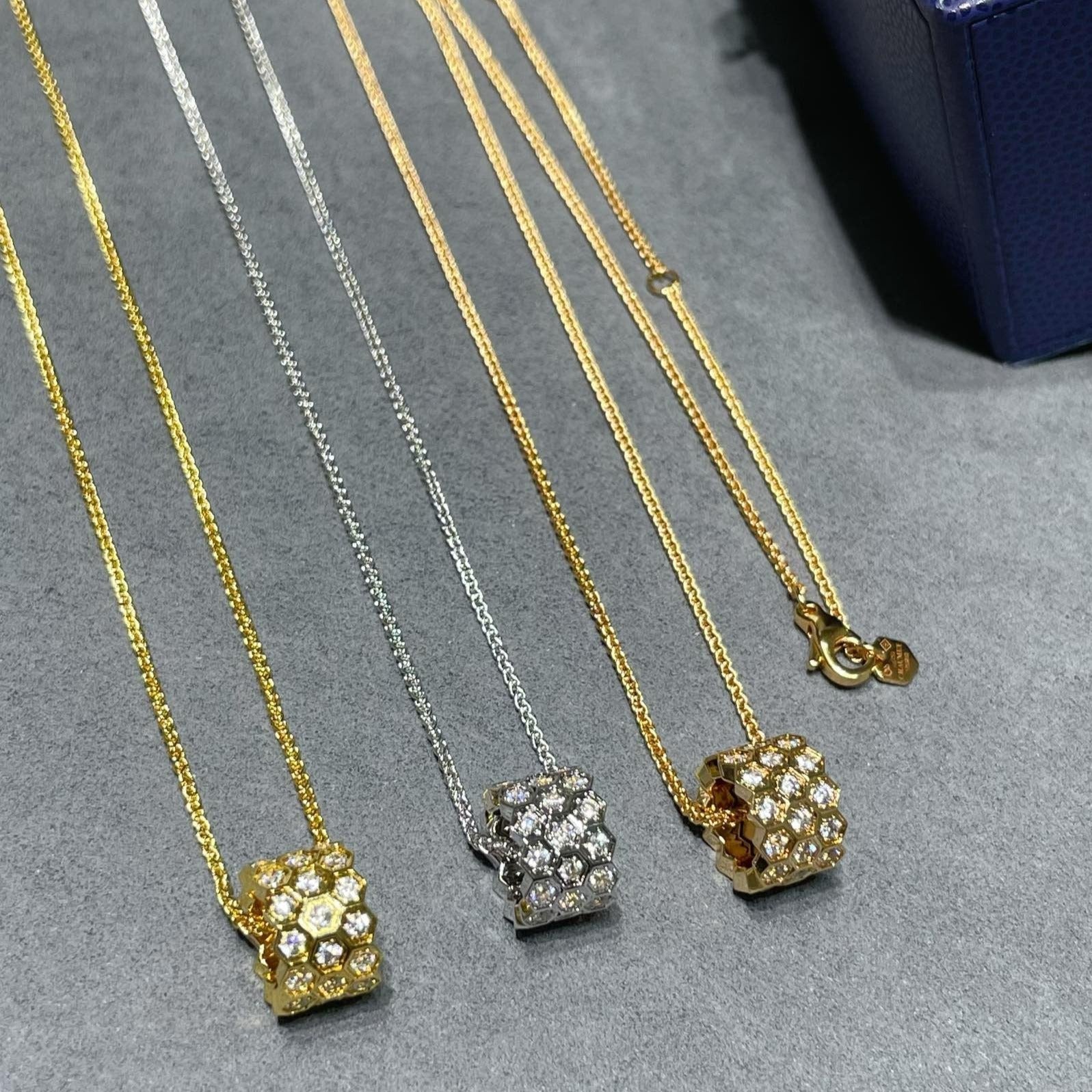 [Lumi Jewels]BEE LOVE DIAMOND PAVED 3 ROW NECKLACE