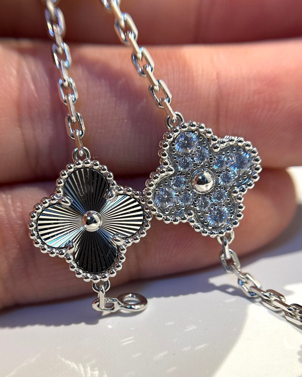 [Lumi Jewels] CLOVER 5 MOTIF LASER BRACELET COLLECTION