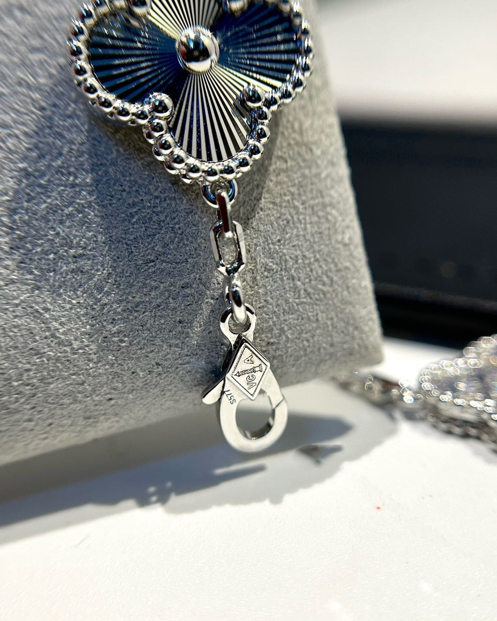 [Lumi Jewels] CLOVER 5 MOTIF LASER BRACELET COLLECTION