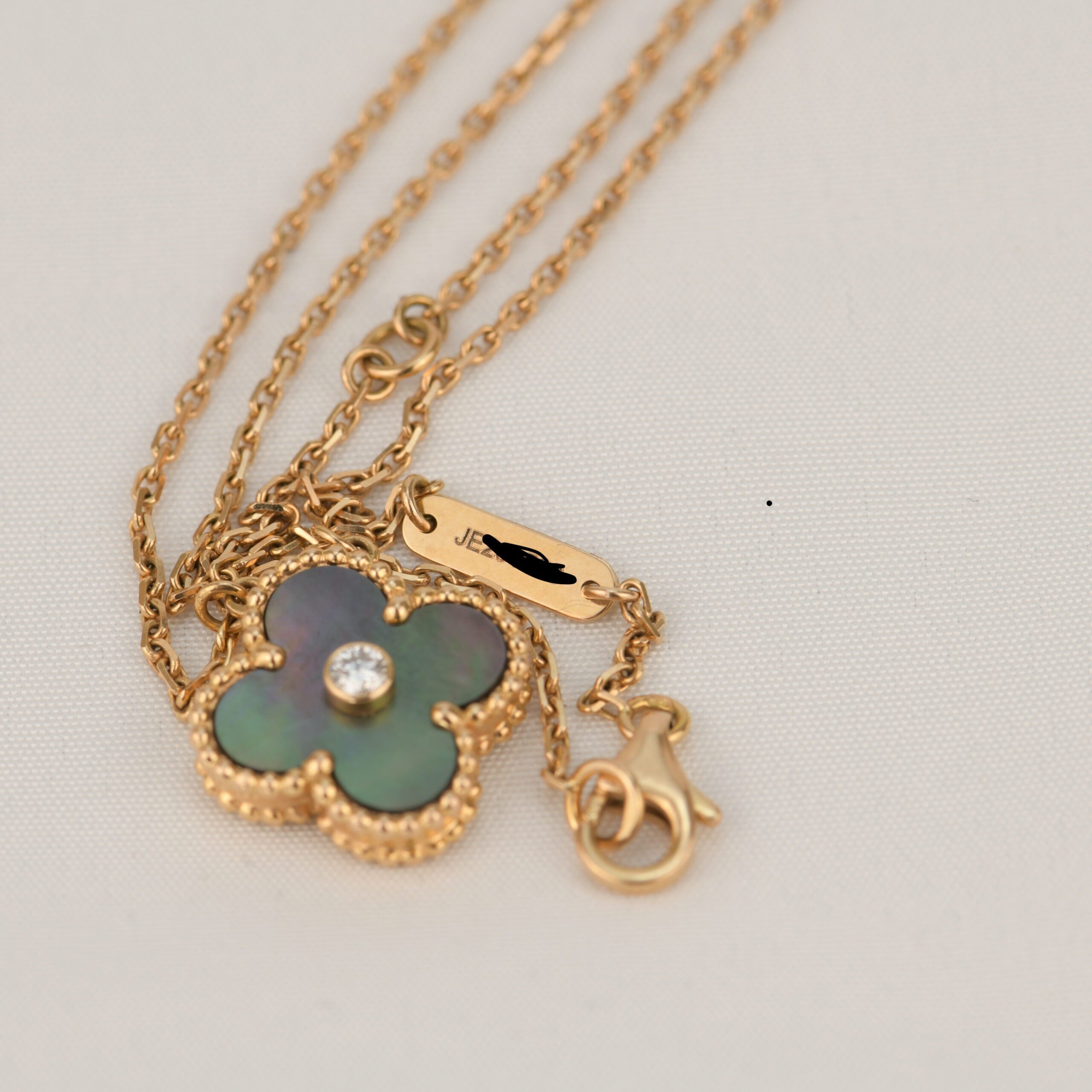 [Lumi Jewels]CLOVER 15MM DIAMOND AND MOTHER-OF-GREY NECKLACE