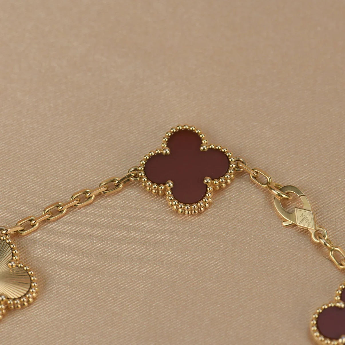 [Lumi Jewels] CLOVER 5 MOTIF RED CORNELIAN BRACELET COLLECTION