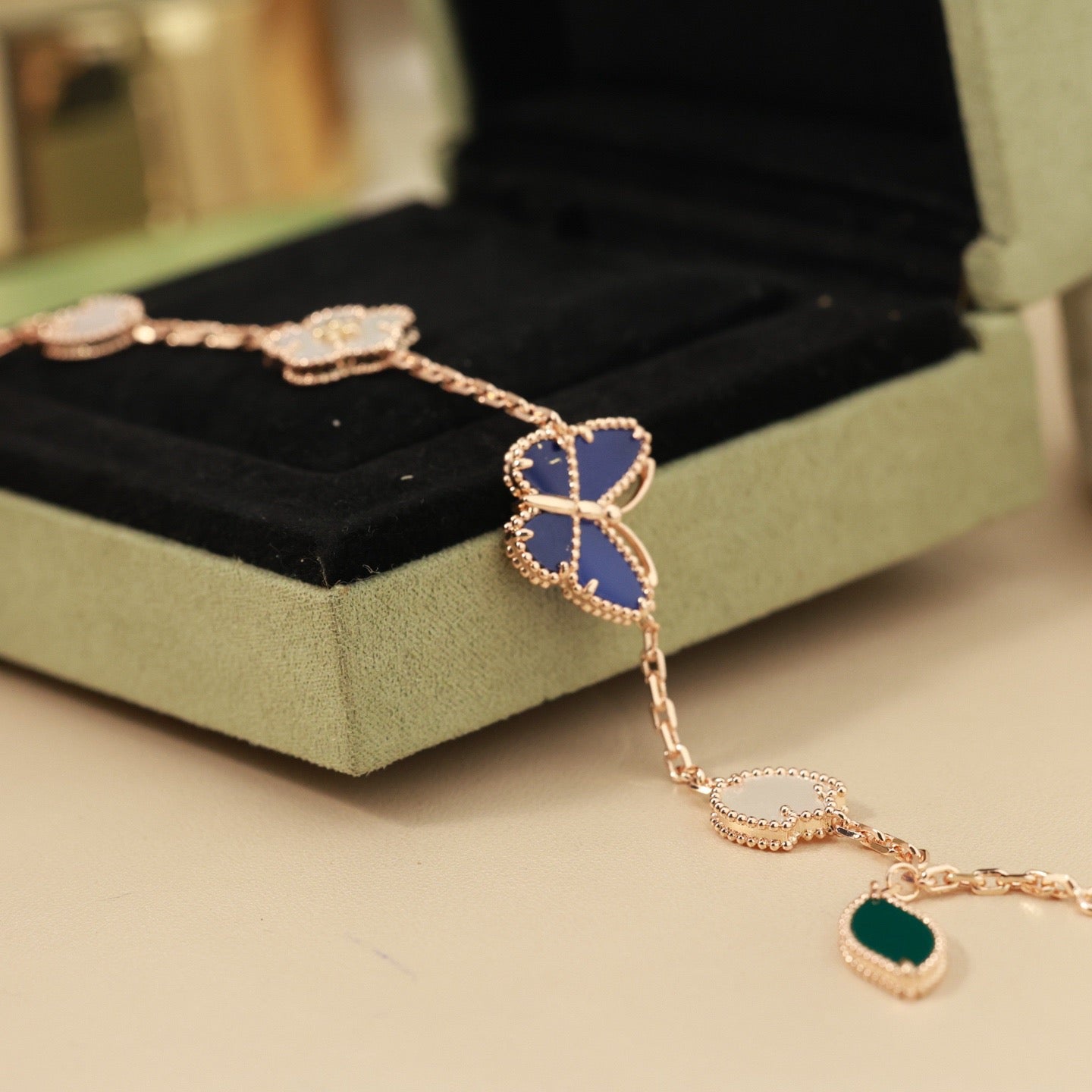 [Lumi Jewels]LUCKY SPRING BUTTERFLY 5 MOTIF BRACELET