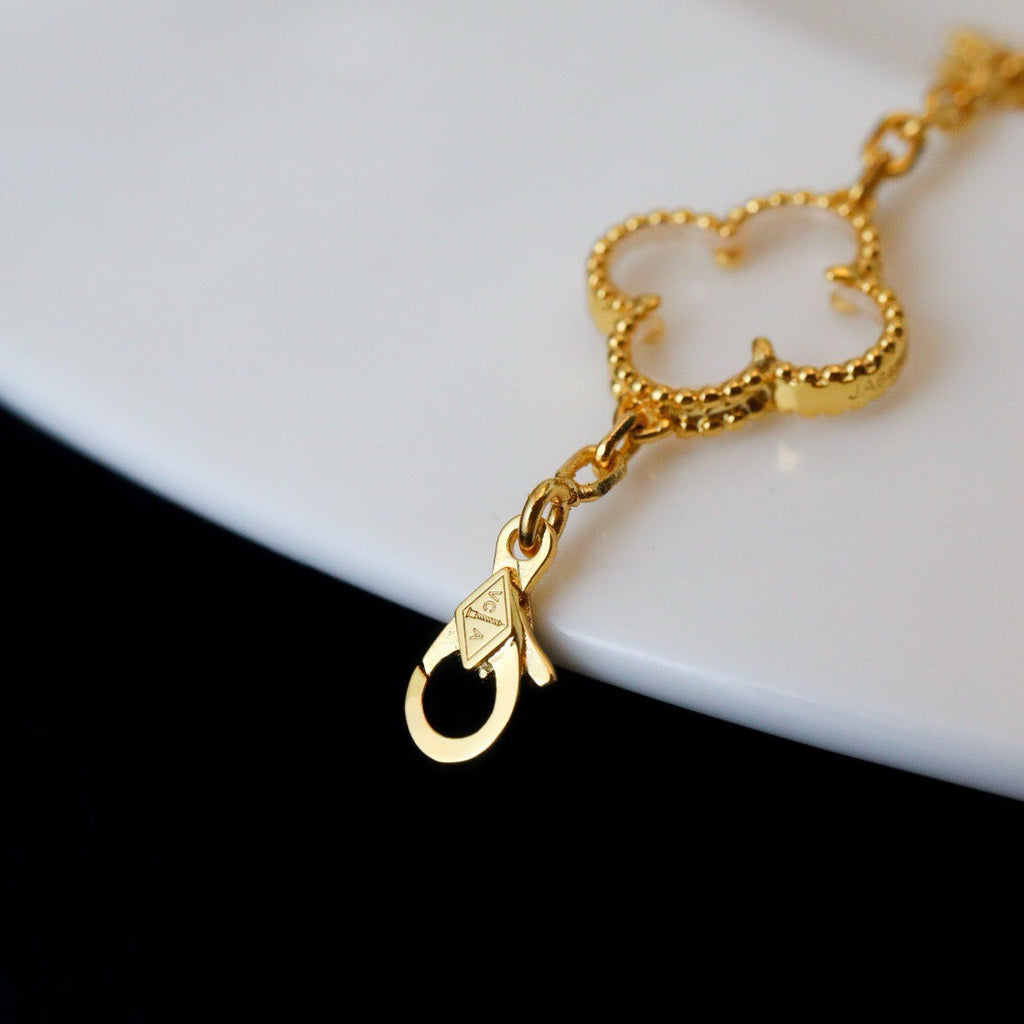 [Lumi Jewels]CLOVER 5 MOTIF ROCK CRYSTAL BRACELET