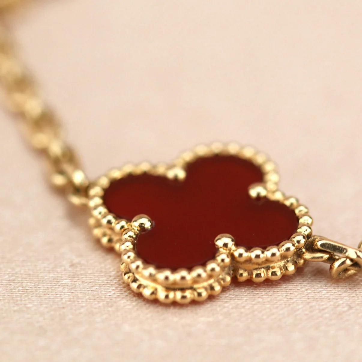 [Lumi Jewels] CLOVER 5 MOTIF RED CORNELIAN BRACELET COLLECTION