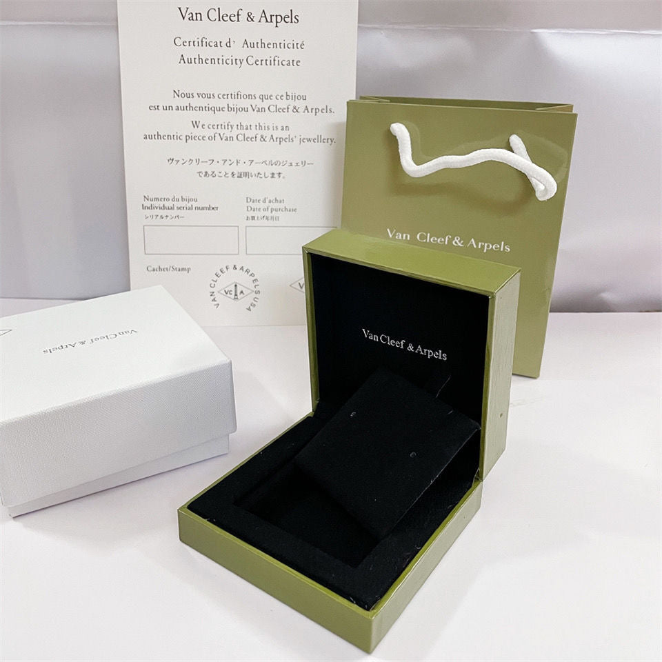 [Lumi Jewels]VA CLOVER BRACELET NECKLACE RING BOX GIFT BAG