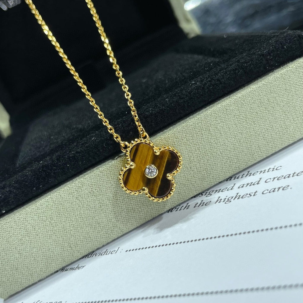 [Lumi Jewels]CLOVER 15MM DIAMOND AND YELLOW TIGER'S EYE AGATE necklace