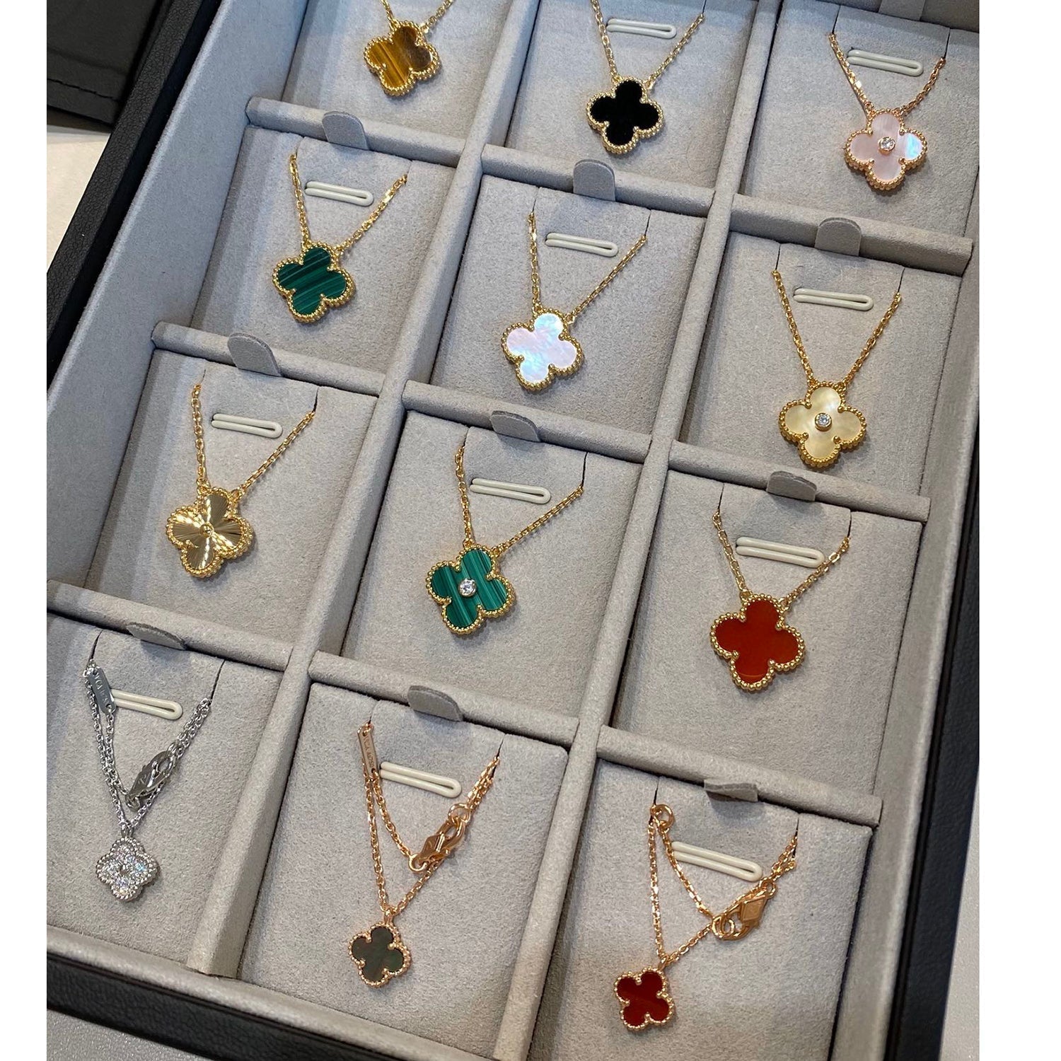 [Lumi Jewels]CLOVER 15MM LASER NECKLACE